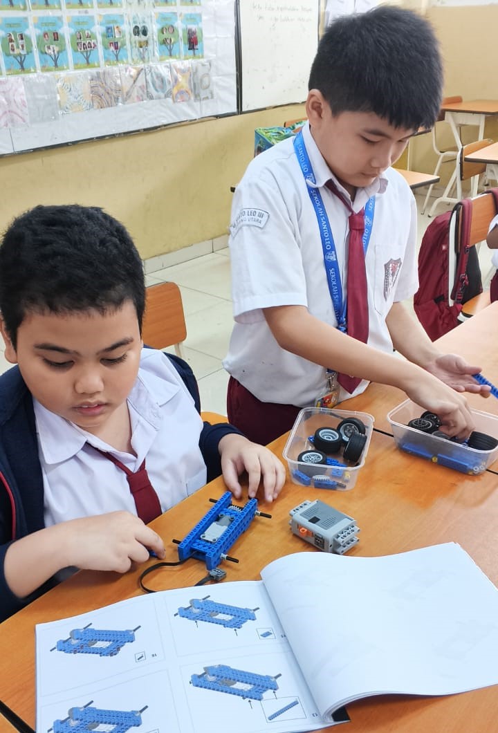 Ekstrakurikuler mekanika dasar - belajar sistem gear dan roda gigi